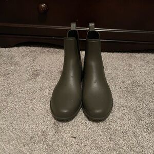 Rain boots